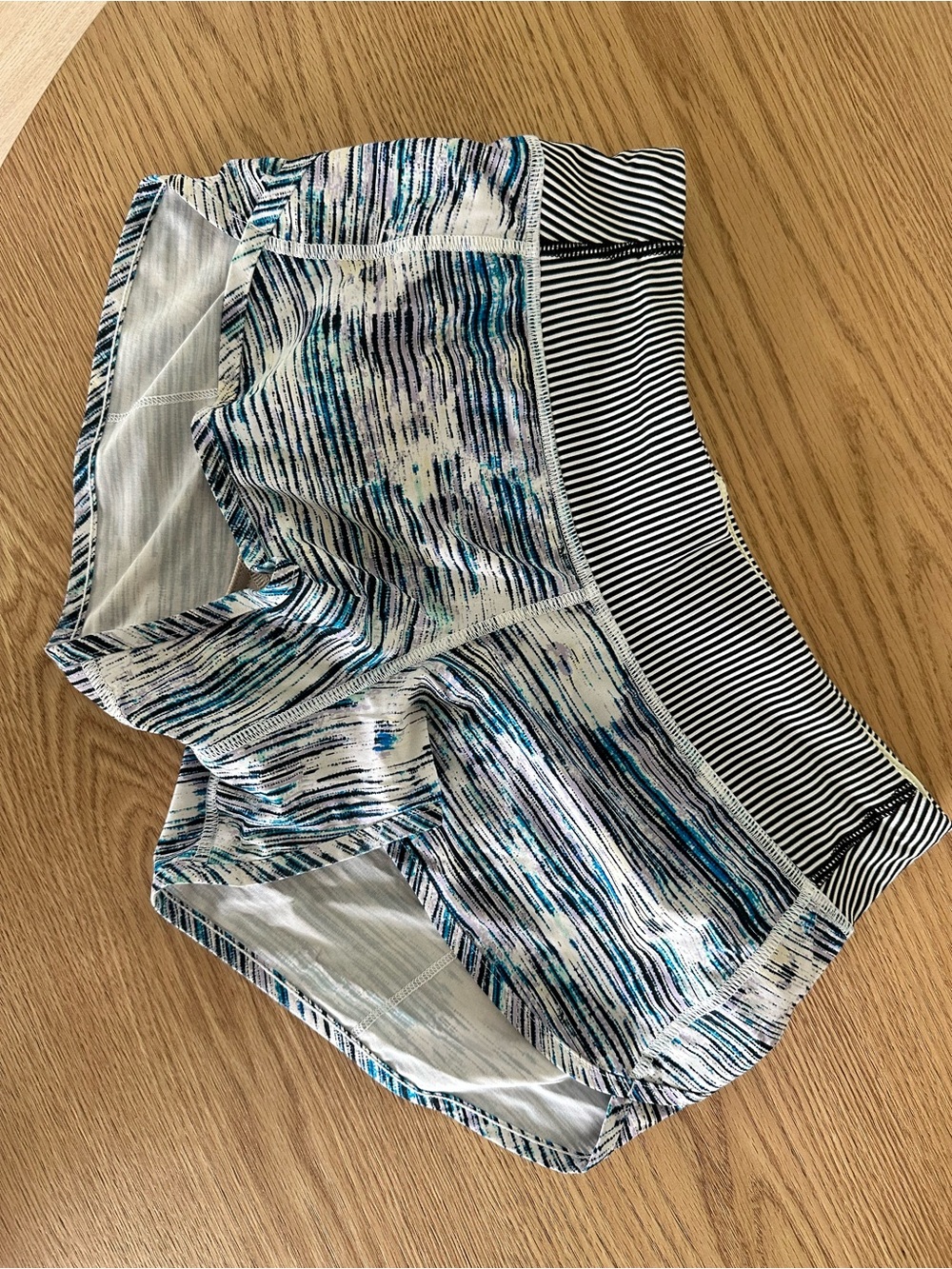 Lululemon speed up shorts size 4